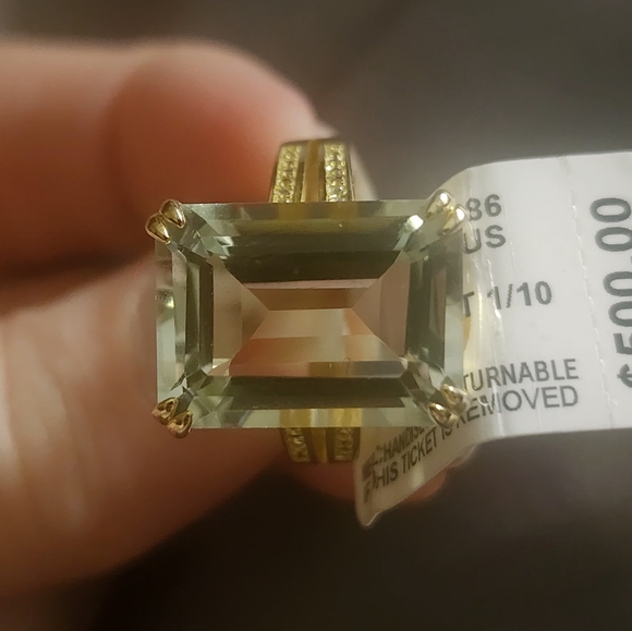 Gold Step-Cut Gemstone Ring - Picture 11 of 11
